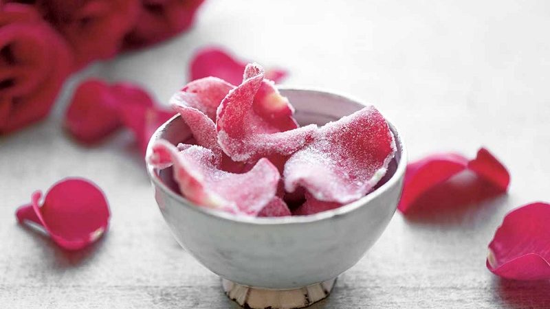 How to Cook Using Edible Rose Petals