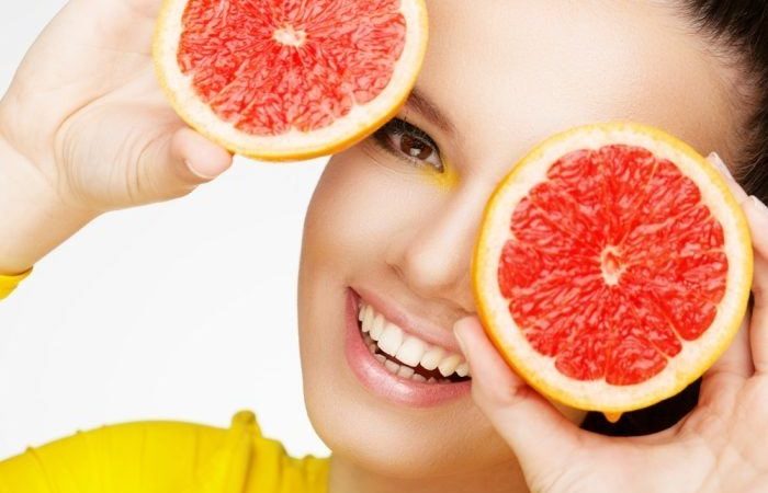 Grapefruit Benefits and Beauty DIYs for Your Skin & Hair