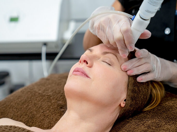 Get to understand and learn about laser genesis as a treatment option for skin problems